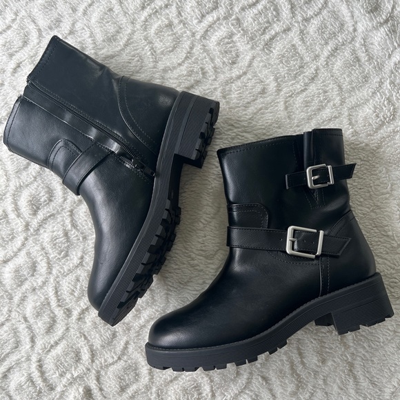 J.C. Penny, Black Boot, US 7.5 - Picture 3 of 3